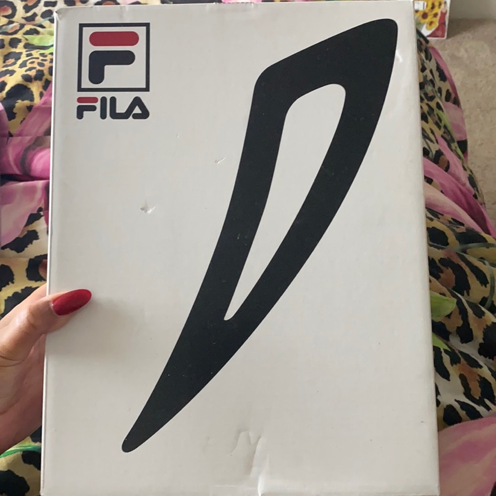 Army Green Fila Sneakers (DISRUPTORS, 2020)